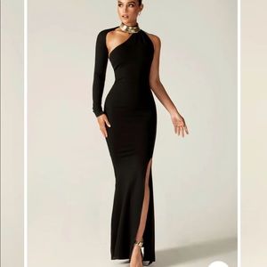 Alieva Lilux One Shoulder Modern Maxi Dress in Black